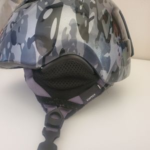 Kids XS/S Giro ski helmet